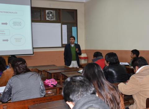 PRENSA 20180710 01 SEMINARIO SOBRE DERECHO INFORMÁTICO EN LA FACULTAD DE LA UMSA