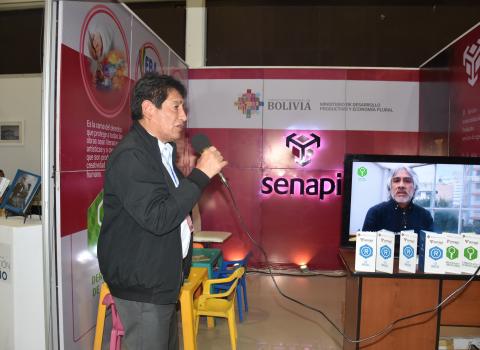 PRENSA 20220909 01 SENAPI REGISTRA DERECHO DE AUTOR Y BRINDA ASESORAMIENTO EN LA FERIA INTERNACIONAL DEL LIBRO; COCHABAMBA.