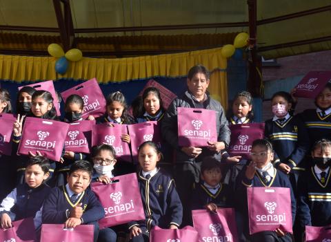 PRENSA 20230828 01 ESTUDIANTES DE LA UNIDAD EDUCATIVA DON BOSCO “EL PARAÍSO A” REGISTRAN SUS OBRAS LITERARIAS EN EL SENAPI