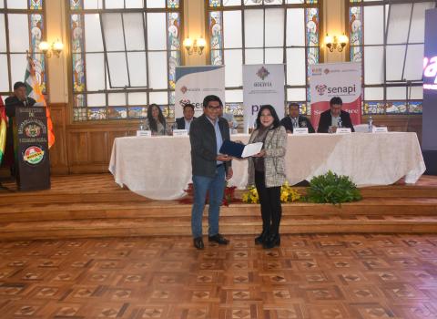 PRENSA 20230920 01 SENAPI LANZA RESOLUCIÓN QUE AUTORIZA EXENCIÓN DE PAGO POR EL REGISTRO DE MARCA EN FAVOR DE LOS MICRO, PEQUEÑOS EMPRESARIOS Y ARTESANOS.